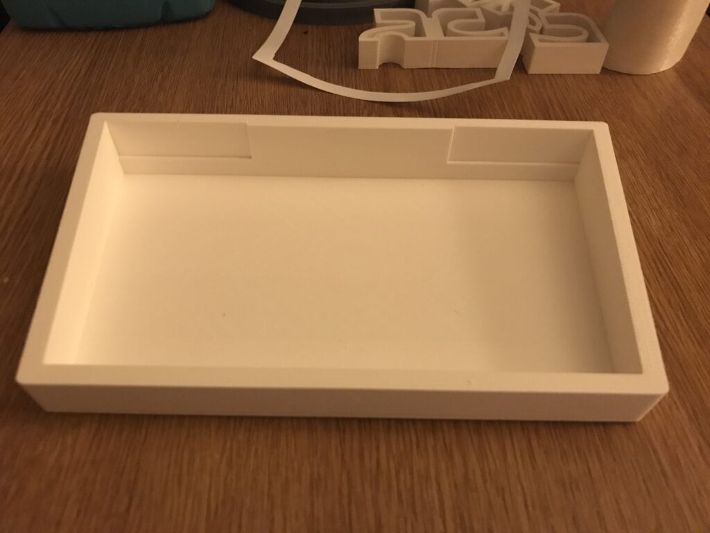 Plateau rectangulaire blanc — réalisation de l’atelier 3D Fabbtory